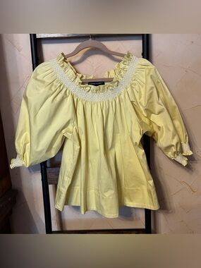 Cynthia Rowley Size S Pale Yellow Smocked Neck Puff Sleeve Blouse